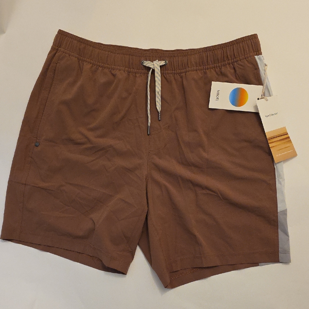NWT Men's Vuori Chromatic Kore Short X2. E-Waist Size Large, 7.5" Inseam